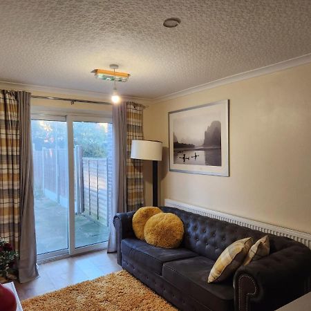 Crane Home In Dagenham With Free Wi Fi Zewnętrze zdjęcie