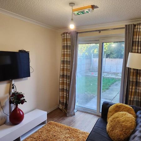 Crane Home In Dagenham With Free Wi Fi Zewnętrze zdjęcie