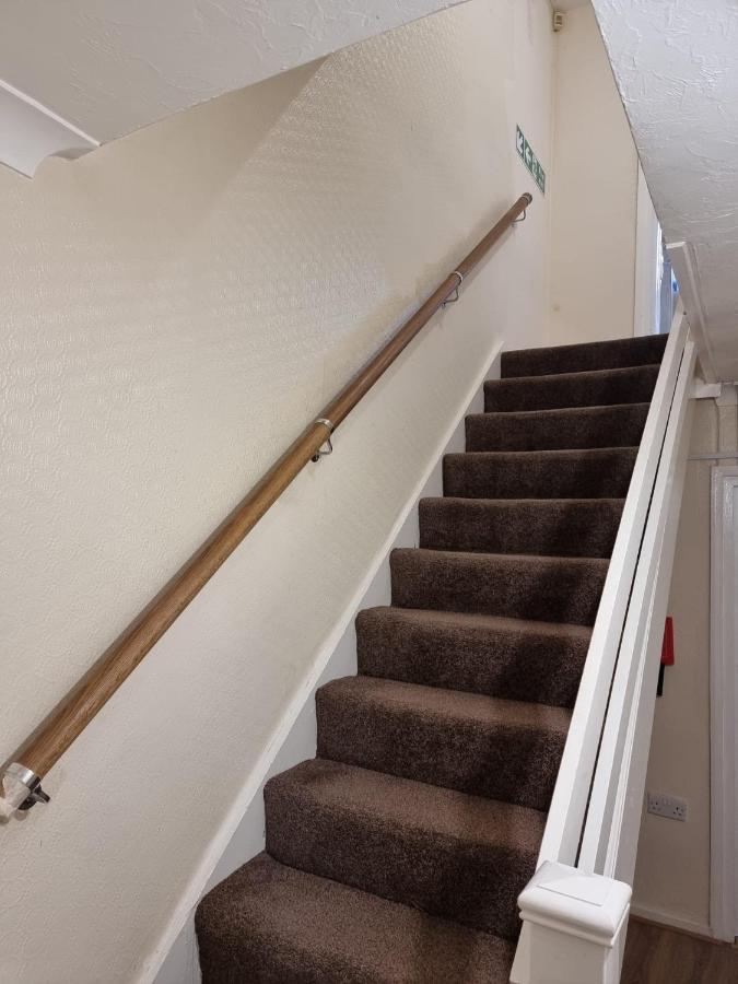 Crane Home In Dagenham With Free Wi Fi Zewnętrze zdjęcie