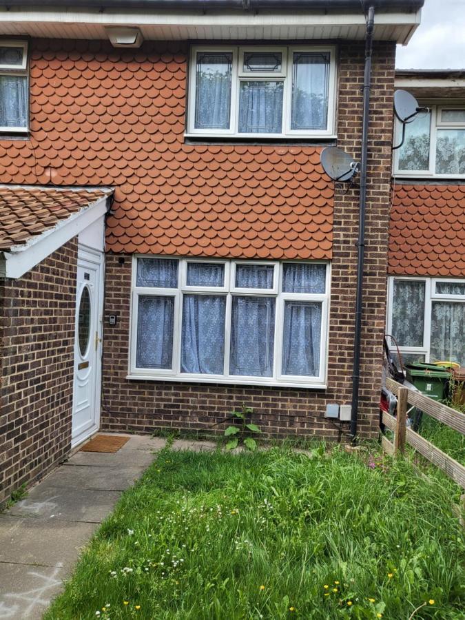 Crane Home In Dagenham With Free Wi Fi Zewnętrze zdjęcie