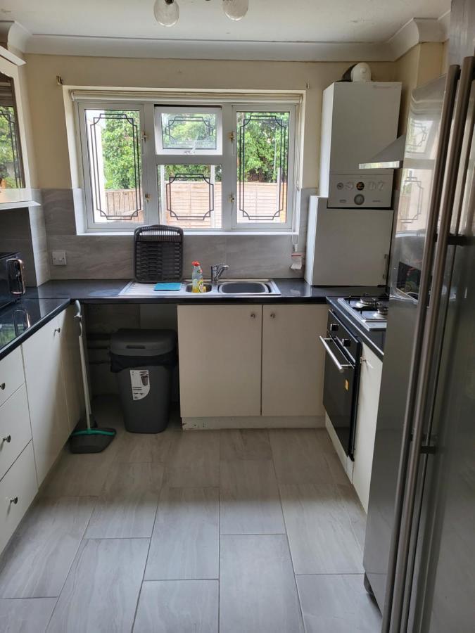 Crane Home In Dagenham With Free Wi Fi Zewnętrze zdjęcie
