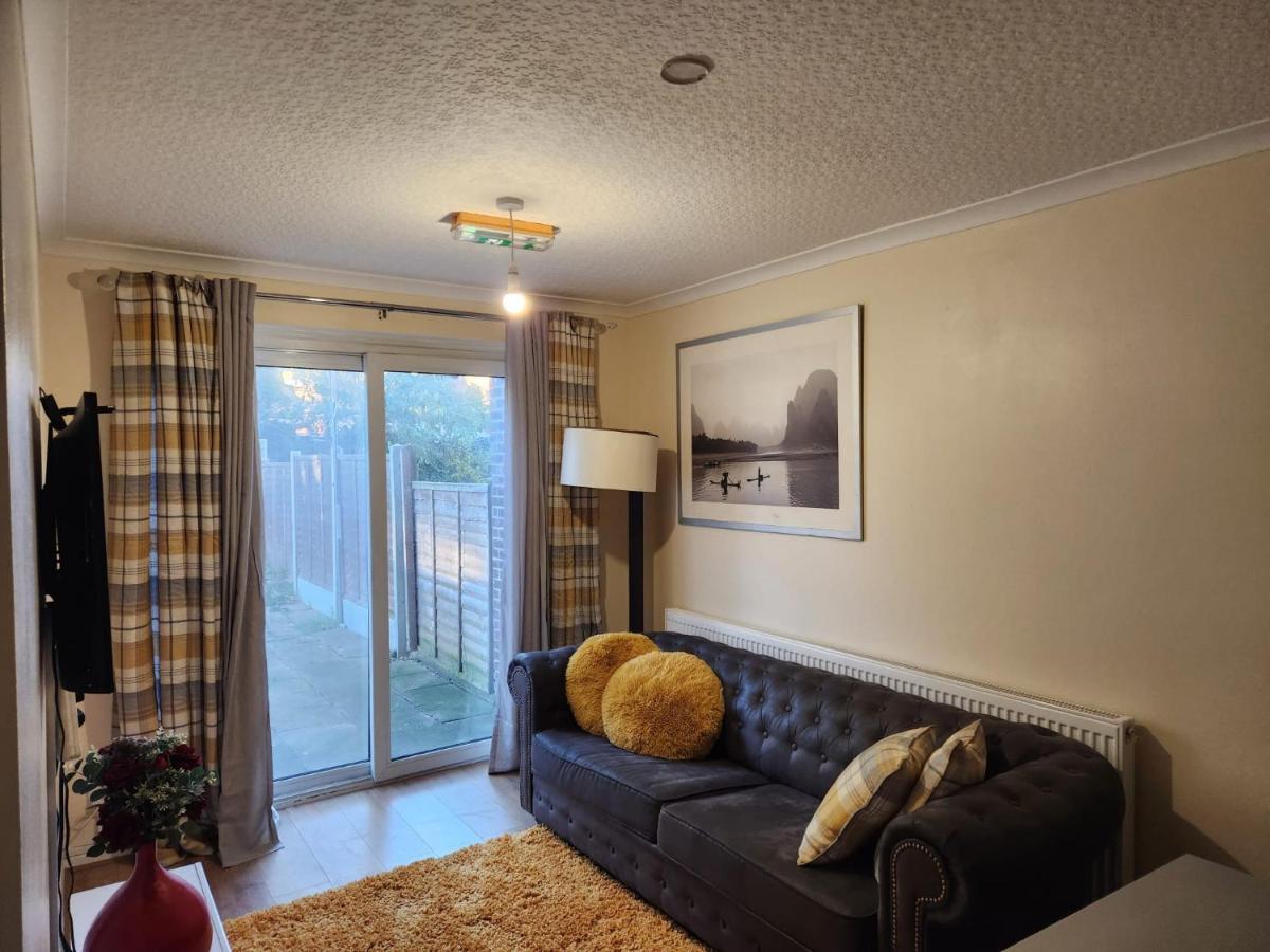 Crane Home In Dagenham With Free Wi Fi Zewnętrze zdjęcie